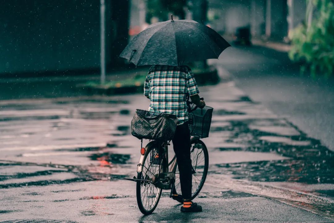 下雨天，5个拍摄技巧营造独特意境感！_秀人网摄影